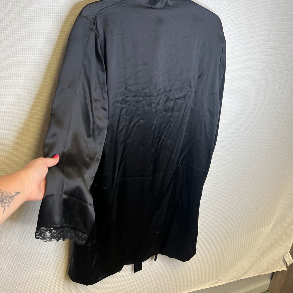 Simone Perele Black 100% Silk Lace Trim Kimono Robe 1F8982 015 S/M NEW - Picture 2 of 6